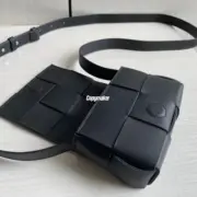 【預售】【原廠皮】BV家 Mini Cassette 牛皮編織 /磁釦 小方包單肩包側背包小包 黑色：圖片 10