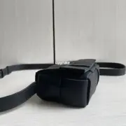 【預售】【原廠皮】BV家 Mini Cassette 牛皮編織 /磁釦 小方包單肩包側背包小包 黑色：圖片 13