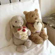 【預售】【過驗】Jellycat 巴塞羅那熊系列 紙杯蛋糕 上海限定 安撫玩偶娃娃 坐高26cm：圖片 3