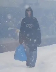 巴黎 BLC 22FW 秀款 XXXL 水洗褪色 下擺內搭 刺繡帽T連帽衛衣 3XL 杰倫同款：圖片 9