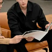 【現貨】【全套包裝】PRA 24FW 簡約素色 三角標logo 長袖襯衫夾克 黑色：圖片 2