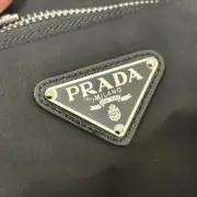 【現貨】【全套包裝】PRA 24FW 簡約素色 三角標logo 長袖襯衫夾克 黑色：圖片 5