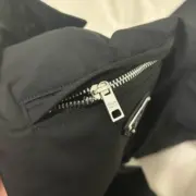 【現貨】【全套包裝】PRA 24FW 簡約素色 三角標logo 長袖襯衫夾克 黑色：圖片 11