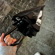 PALACE 22FW Shop Umbrella Black 三角logo 碳纖維 雨傘洋傘：圖片 4