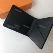 1V 經典老花 滿版Logo 黑色 皮夾短夾錢包：圖片 12