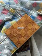 【預售】【2026新年福利】1V SS25 棋盤格經典logo刺繡 珍珠扣 重磅牛仔外套夾克工裝：圖片 7