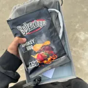 【現貨】【過驗】巴黎 BLC 25SS 秀款 薯片包手拿包小包單肩包掛繩包 頭層牛皮：圖片 4