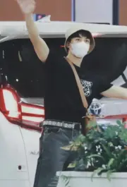 LOWE 22FW Anagram T-shirt 經典刺繡幾何渲染 印花假口袋 短袖T恤：圖片 6