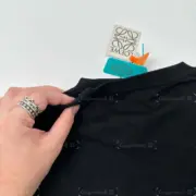 LOWE 22FW Anagram T-shirt 經典刺繡幾何渲染 印花假口袋 短袖T恤：圖片 16