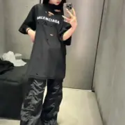 巴黎 BLC 24SS 秀款 反轉鏡像字母刺繡 破壞刀割反穿 短袖T恤：圖片 3