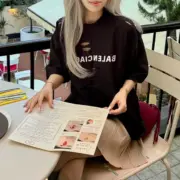 巴黎 BLC 24SS 秀款 反轉鏡像字母刺繡 破壞刀割反穿 短袖T恤：圖片 6