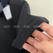 PRA 23SS 素色簡約 三角標小logo 鐵牌 短袖 T恤：圖片 12