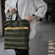 【預售】Human Made 24SS Helmet Bag 愛心字母 托特包單肩包側背包尼龍包 軍綠：圖片 4
