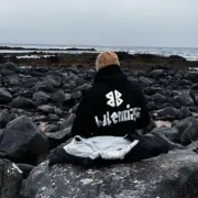 【現貨】巴黎 BLC 24FW 秀款 膠帶 繃帶logo 水洗做舊 帽T連帽衛衣帽衫 黑色：圖片 7