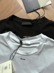 【原廠面料】PRA 24SS 素色簡約 絲光棉抗皺 小logo字母 短袖T恤 二色：圖片 7