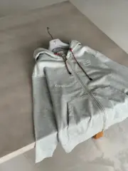 夾克M1U M1U 24FW 繆繆 字母Logo貼布刺繡抽繩 連帽外套 灰色：圖片 8