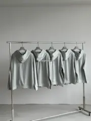 夾克M1U M1U 24FW 繆繆 字母Logo貼布刺繡抽繩 連帽外套 灰色：圖片 12