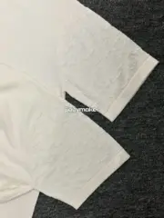 【現貨】1V 25SS 袖子提花壓紋 經典字母logo 簡約素色 短袖 T恤 深藍/白色：圖片 11