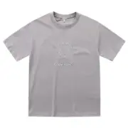 【618現貨】LOWE 25SS 胸口經典幾何刺繡logo 簡約 短袖T恤 淺灰：圖片 5
