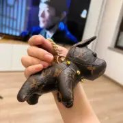 【現貨】【福利回饋】1V 20SS 經典老花 法鬥犬小狗 吊飾鑰匙圈掛飾裝飾 VIP贈品：圖片 4