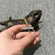 【現貨】【福利回饋】1V 20SS 經典老花 法鬥犬小狗 吊飾鑰匙圈掛飾裝飾 VIP贈品：圖片 8