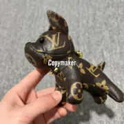 【現貨】【福利回饋】1V 20SS 經典老花 法鬥犬小狗 吊飾鑰匙圈掛飾裝飾 VIP贈品：圖片 9