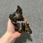 【現貨】【福利回饋】1V 20SS 經典老花 法鬥犬小狗 吊飾鑰匙圈掛飾裝飾 VIP贈品：圖片 12