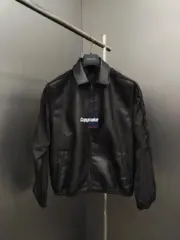 【現貨】【福利回饋】1V 25SS 鏤空 滿版老花字母logo 全皮夾克皮革外套 黑色：圖片 4