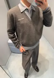 【準現貨】【福利回饋】 M1U 25FW 繆繆 刺繡小標logo 羊毛混紡 假兩件毛衣襯衫衛衣：圖片 2