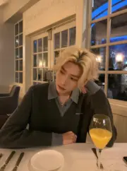 【準現貨】【福利回饋】 M1U 25FW 繆繆 刺繡小標logo 羊毛混紡 假兩件毛衣襯衫衛衣：圖片 3