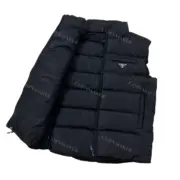 PRA 21SS 素色簡約 三角標小logo 白鴨絨羽絨背心馬甲：圖片 12