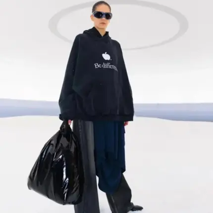 【現貨】巴黎 BLC 22FW 暴雪秀款 Be different. 蘋果刺繡 帽T 連帽衛衣 重磅
