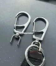 【預售】【過驗】 PRA 24FW 頭層牛皮皮標KF三角牌 鑰匙圈鑰匙扣吊飾：圖片 9