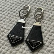 【預售】【過驗】 PRA 24FW 頭層牛皮皮標KF三角牌 鑰匙圈鑰匙扣吊飾：圖片 11