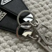 【預售】【過驗】 PRA 24FW 頭層牛皮皮標KF三角牌 鑰匙圈鑰匙扣吊飾：圖片 12