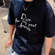 【現貨】D1OR x HYLTON NEL 25SS 聯名草寫字母logo 短袖T恤 深藍：圖片 4