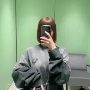 PRA 23FW Ripped-Triangle 三角標 漸變漸層褪色 水洗煙燻 衛衣大學T長袖：圖片 5