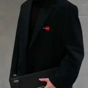 【現貨】巴黎 BLC 22FW 萬事達刺繡logo 復古 棉服西裝夾克外套：圖片 4