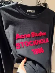 【預售年後出貨】Acne Studios 26SS 1996 植絨刺繡水洗做舊經典logo 圓領純棉短袖T恤：圖片 3