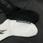 巴黎 BLC 24SS 火焰字母 限定 襪子中筒襪棉襪長襪足球襪：圖片 8