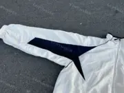 【現貨】BLC 巴黎 23FW 秀款 3B sports Icon 刺繡Logo 復古 運動外套夾克衝鋒衣 奶白：圖片 11