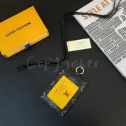 1V M30763 Taïgarama 經典老花都會 頸掛式證件套 卡片夾 卡套 黑色：圖片 9